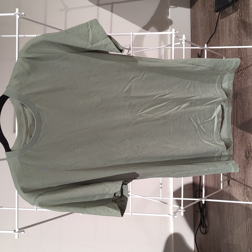 Uniqlo Supima Cotton T-Shirt